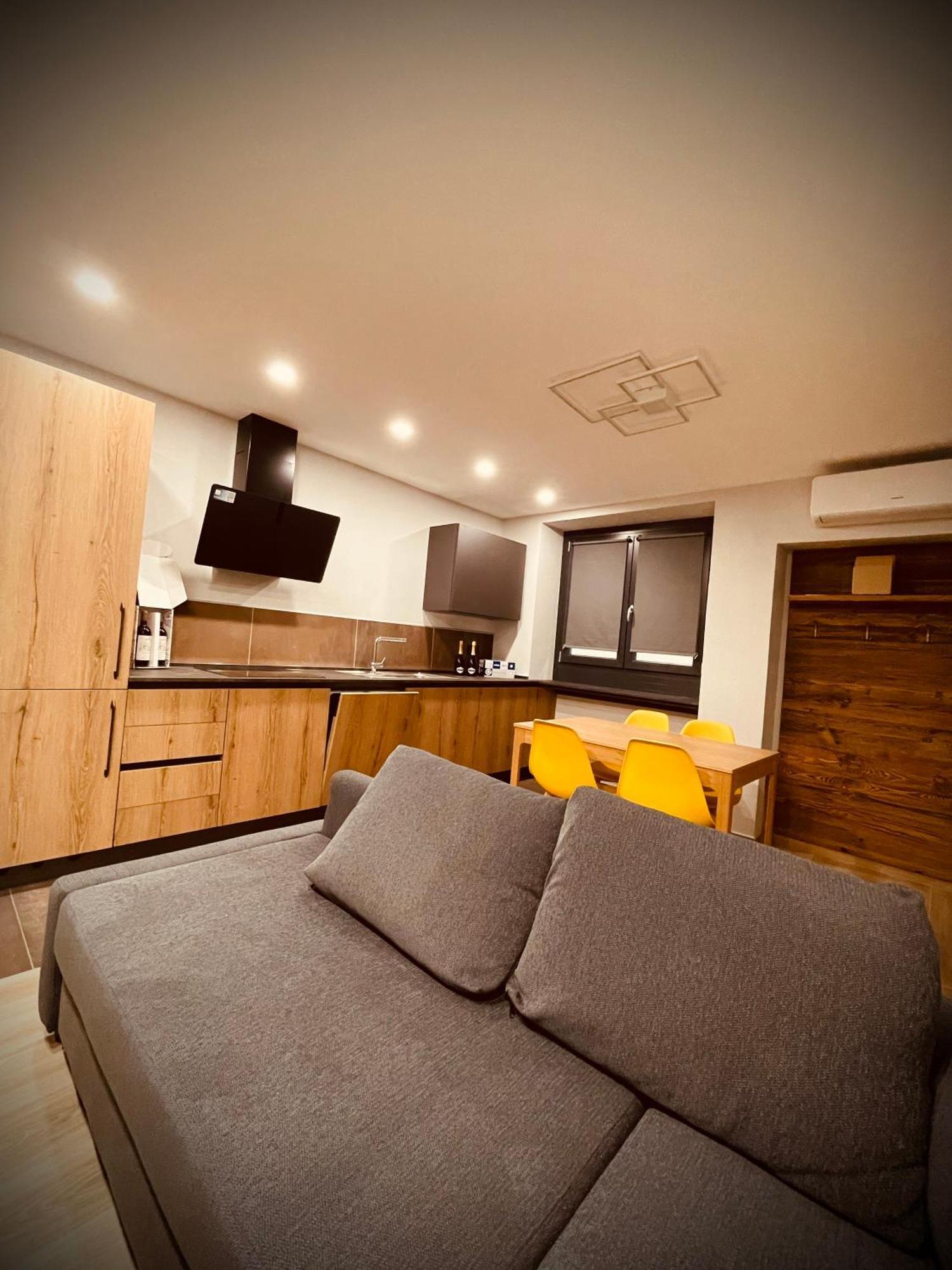 Alpine Hut Apartamento Pont-Saint-Martin Exterior foto